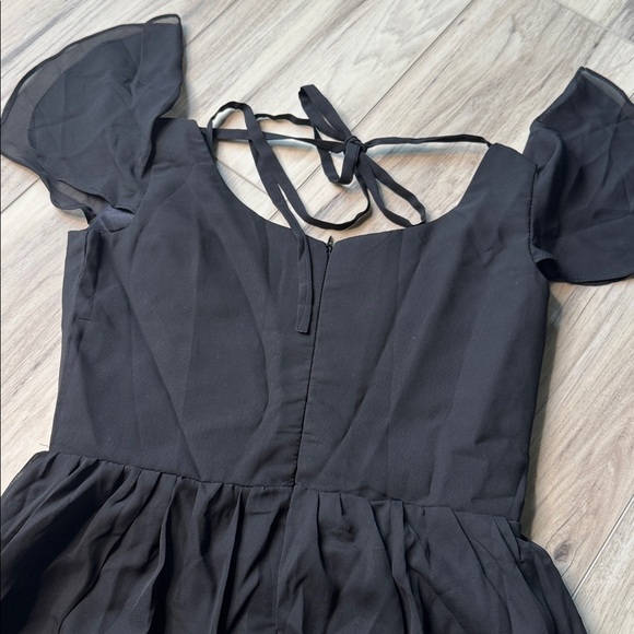 Elegant Black Dress - Picture 8 of 10